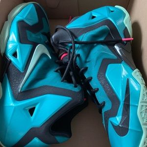 Lebron James XI Girls